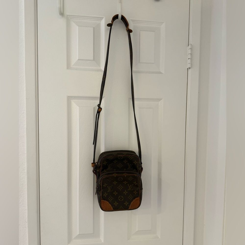 LOUIS VUITTON Monogram Amazone Vintage Crossbody Bag